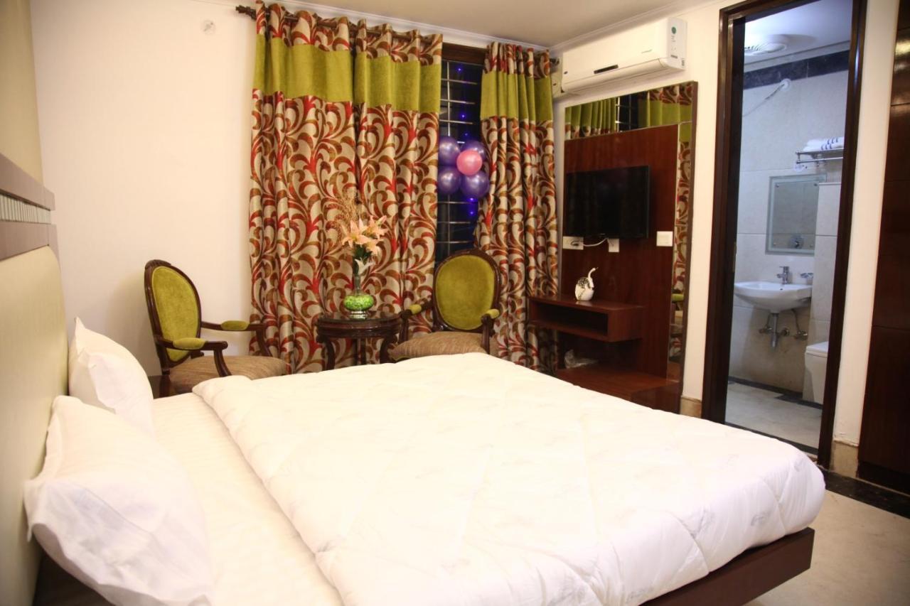 Hotel Dev Residency Vrindāvan Zewnętrze zdjęcie