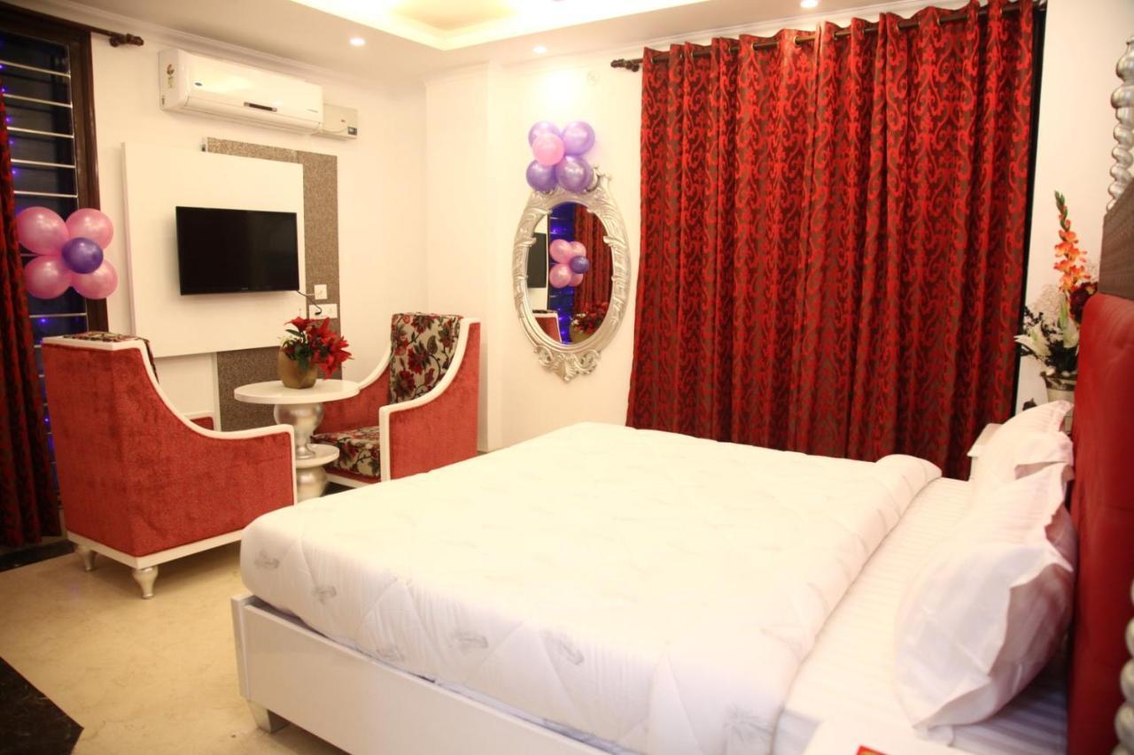 Hotel Dev Residency Vrindāvan Zewnętrze zdjęcie