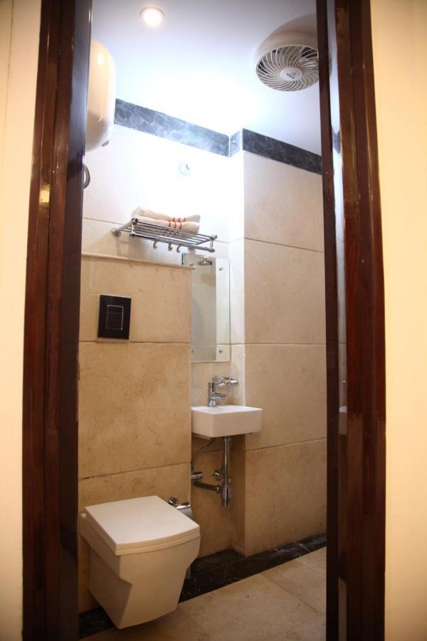 Hotel Dev Residency Vrindāvan Zewnętrze zdjęcie